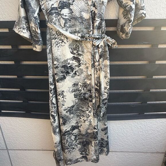 Bucketlist Toile Floral Wrap Midi Dress with Tie Waist in Black & Ivory | Large - Picture 4 of 8